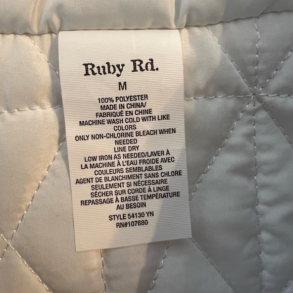 Ruby Rd Vest Size Medium - Picture 6 of 6